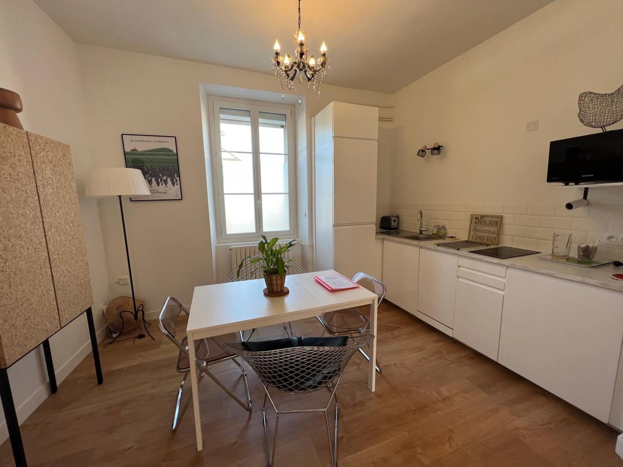 Secret Garden Apartment Ay-Champagne Bagian luar foto